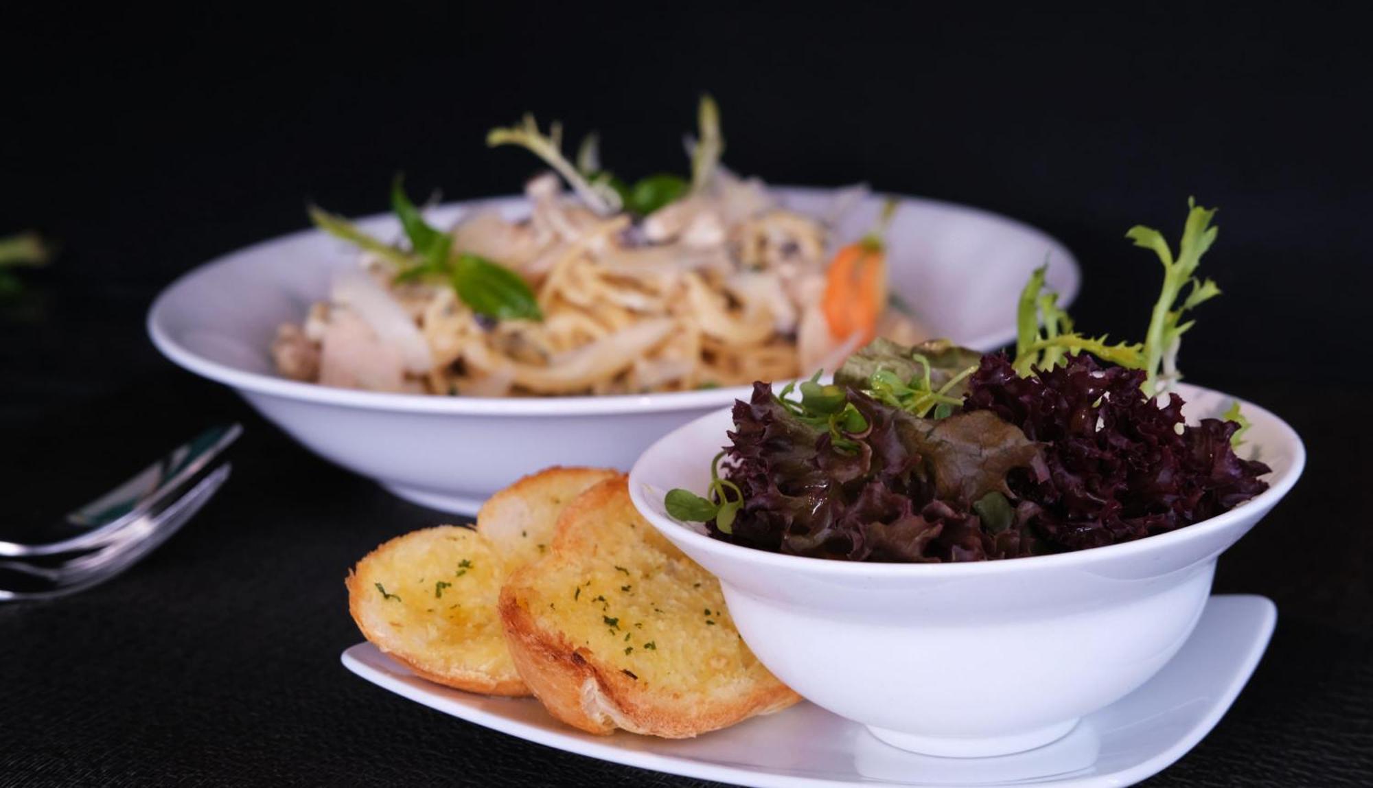 The Bloom Classic - Hotel And Bistro Ханой Екстериор снимка